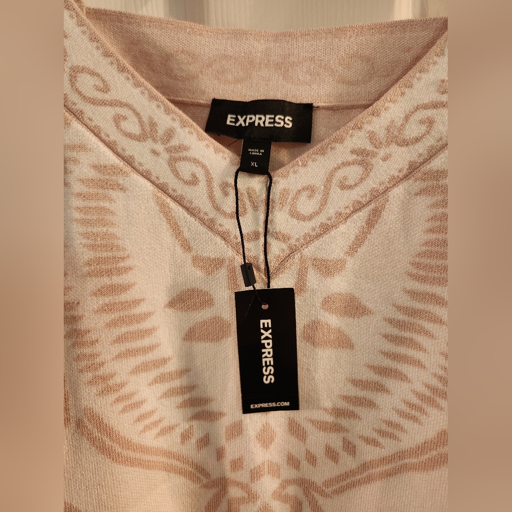 NWT Express Women's Cream and Tan Patterned top, sz XL - Picture 3 of 4